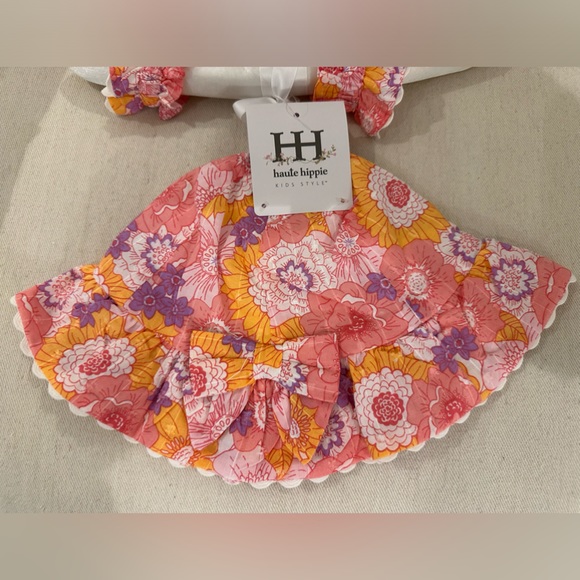 3/$25 Baby 0~3 Mth Haute Hippie Two Piece Outfit - Picture 7 of 11